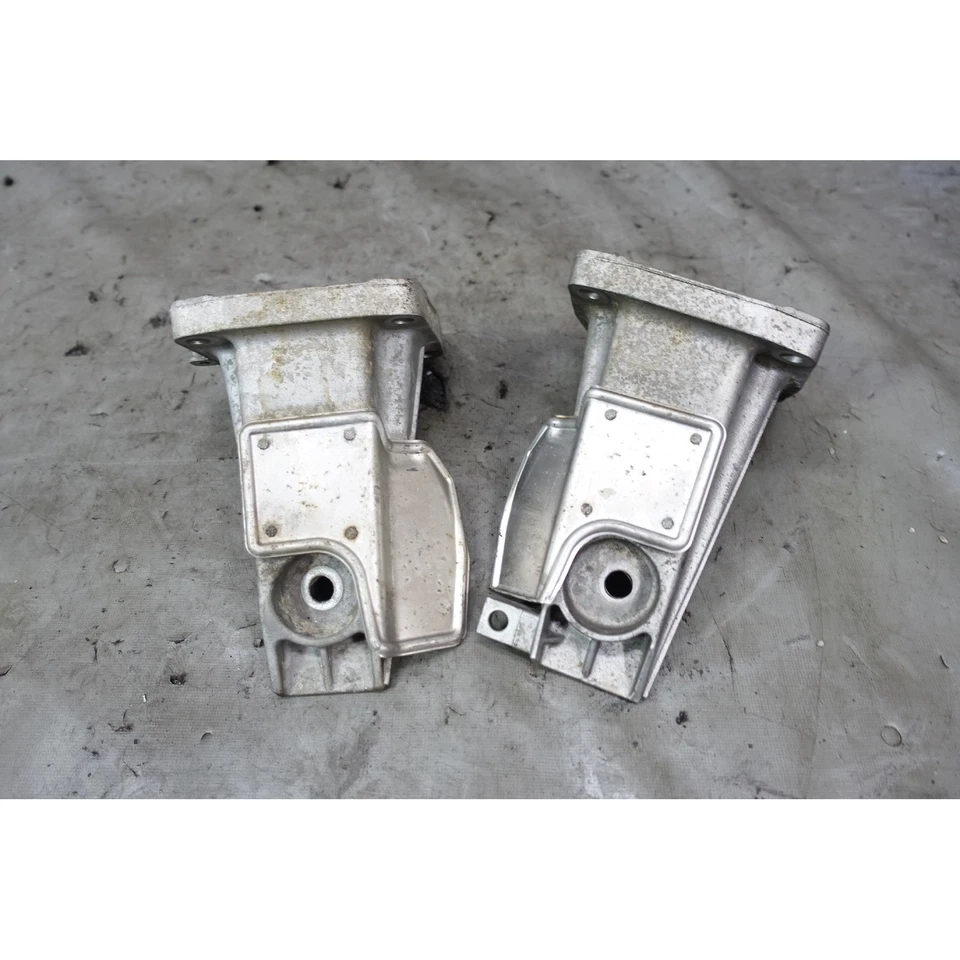 Par de brazos de soporte de montaje de motor BMW E60 M5 E63 M6 S85 V10 L+R 2006-2010 OEM USADO Foto 2 de 4