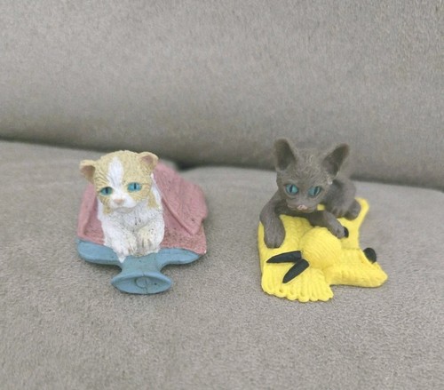 2 gattini in miniatura nelle mie tasche vintage 1994 M.E.G. Giocattoli Personaggi 1,5" - Foto 1 di 6