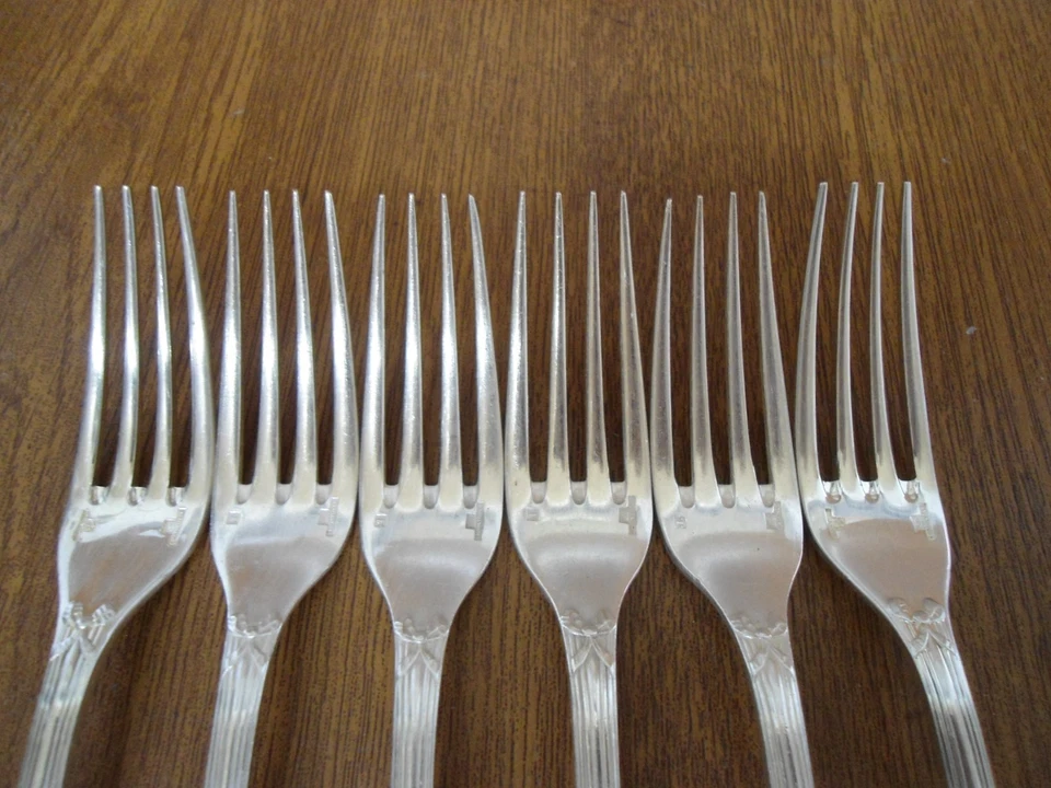 6 x 17 cm Christofle RUBANS Dessert Forks - Silver Plated Cutlery - Image 2 of 4