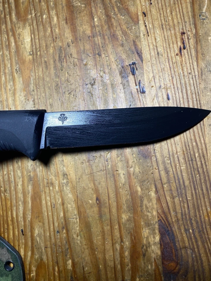 Peltonen Knives M07 Ranger Puukko Teflon, camo kydex sheath and Firestarter - Image 4 of 4