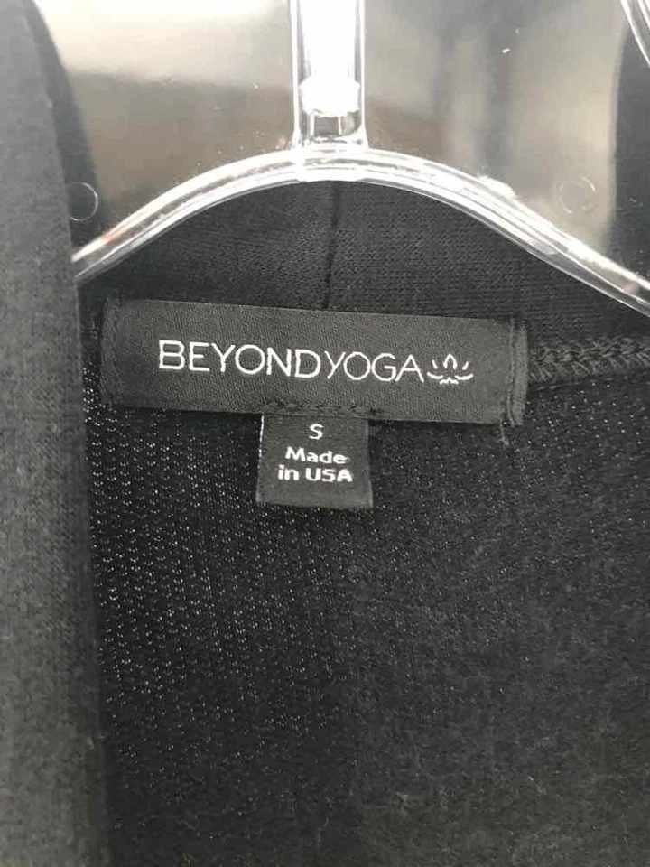 Cárdigan Beyond Yoga de segunda mano negro talla pequeña chaqueta abierta Foto 3 de 3