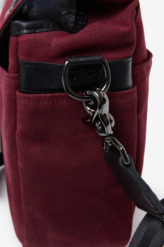 Bolso para cámara de lona callejera ONA Bond (borgoña) nuevo Foto 2 de 4