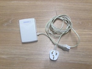 Brother Modell HKT7 Nähmaschine Fußsteuerung Pedal Geschwindigkeitsregler