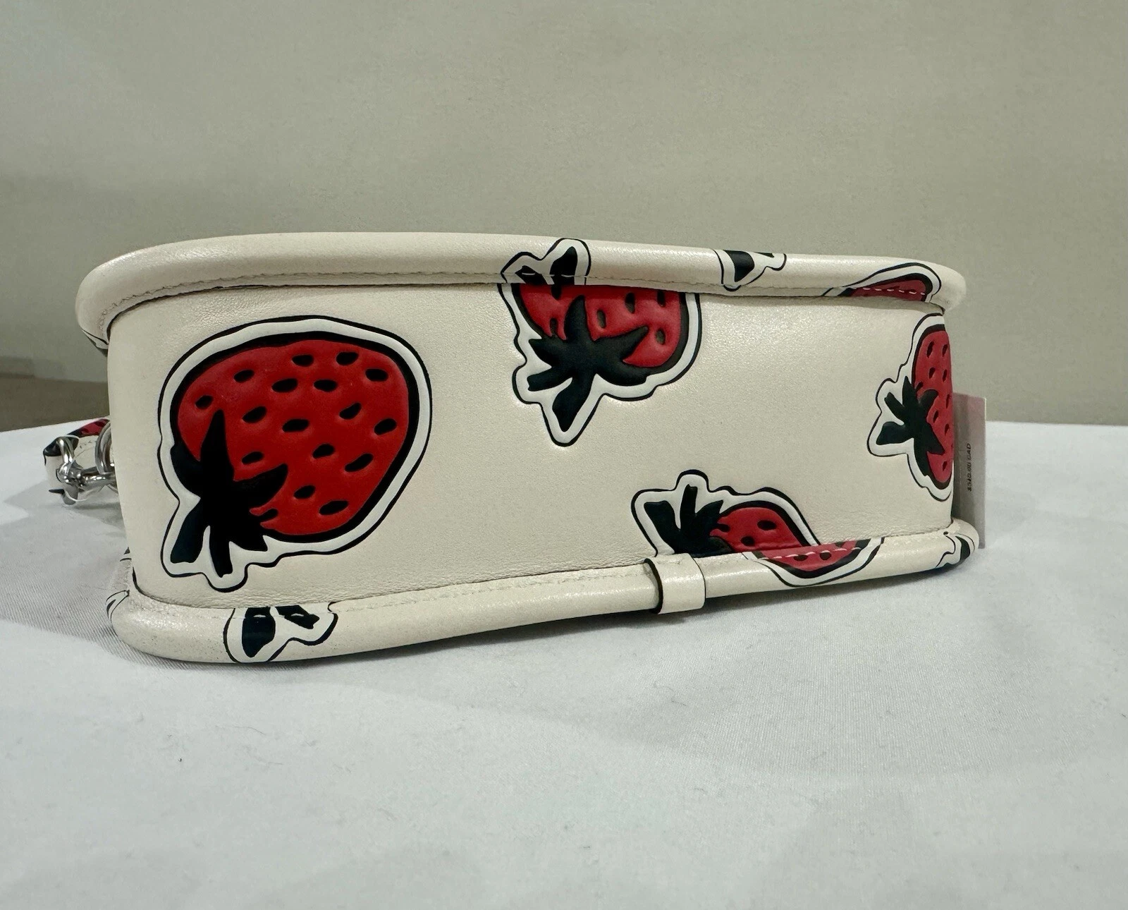 Borsa a tracolla Coach Swinger 20 fragola gesso nuova con etichetta mini pelle prezzo al dettaglio consigliato $275