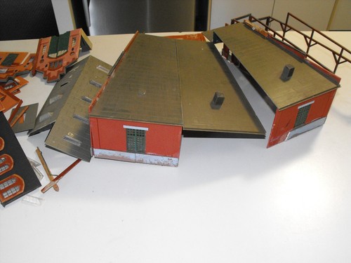 HO Round House & Engine Shed - Picture 3 of 5