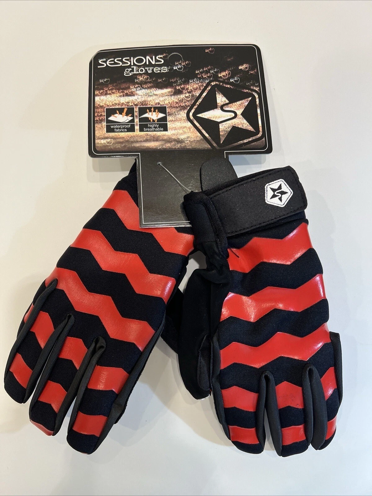 Sessions Snowboard Gloves Red Small S Mens Winter Ski Snow Pipe Waterproof Grip
Opens in a new windo