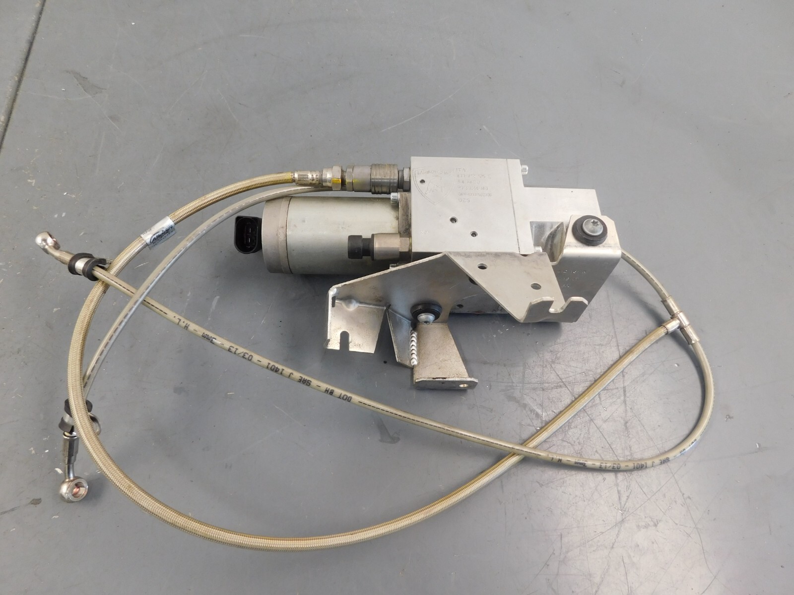 2013 Lamborghini Gallardo LP570-4 SL Front Lift System Pump #3617 X8
