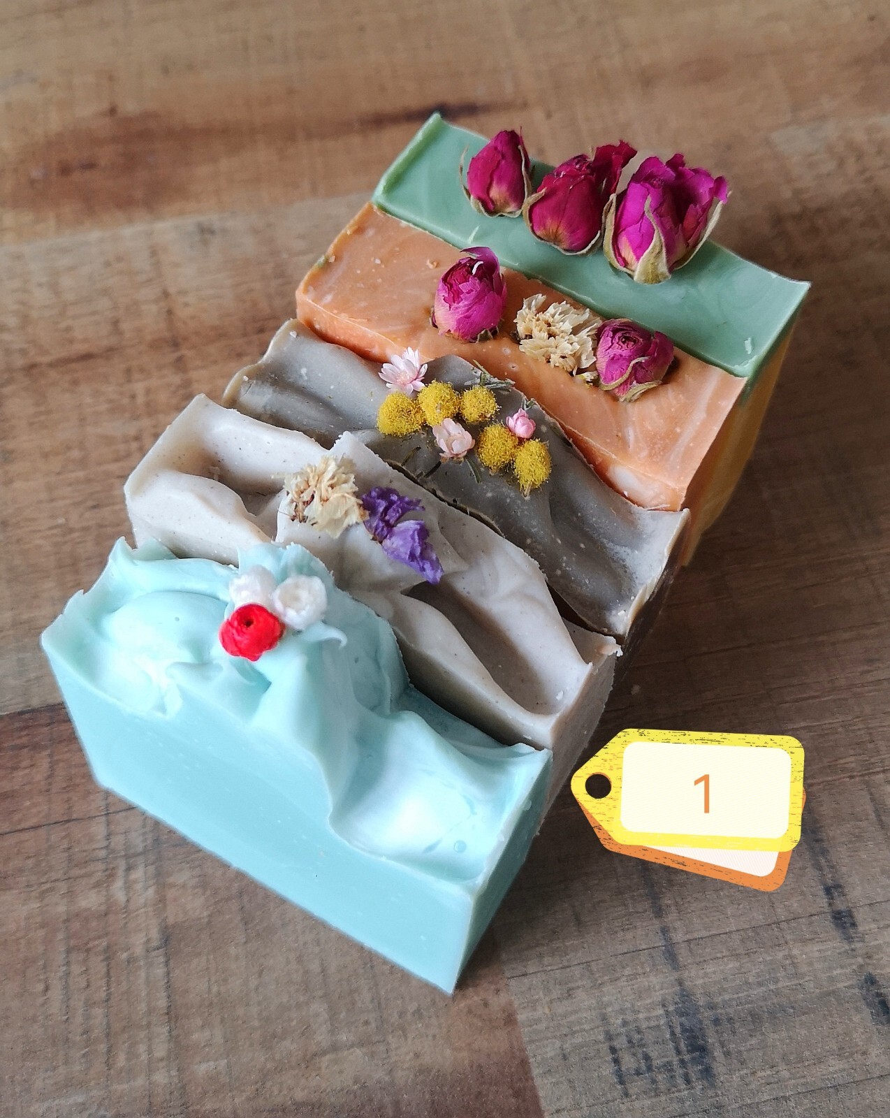 Savon artisanal haut de gamme : lot de 5 soins d'exception aux fleurs naturelles