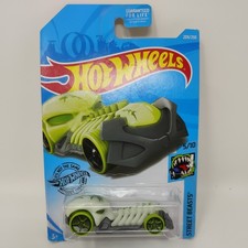Hot Wheels Skull Crusher Glow In The Dark Street Beasts 209/250 2017 Sealed