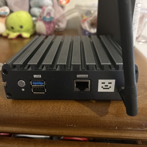 FreedomFi FFG-HL-4-64 5G Helium HNT Hotspot Miner 