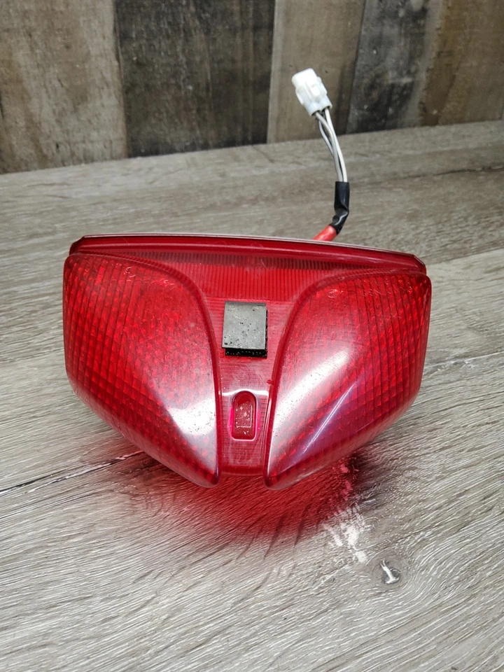 2022 22 11-26 Suzuki GSX-R600 GSXR 600 Rear Back Taillight Brake Light DL-693 - Image 2 of 4