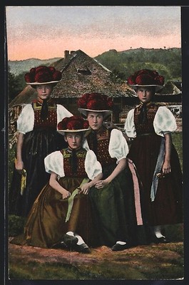 Postcard four women in folk costume from the Gutachtal 