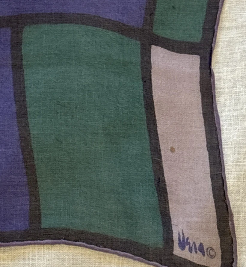 Bufanda cuadrada de seda muy Bradley con patrón geométrico transparente 30”x30” púrpura y verde Foto 2 de 4