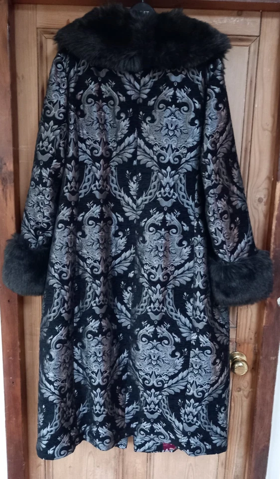 NEW  Joe Browns Long Coat  Silver Grey  & Black  Size UK 22 - Image 4 of 4