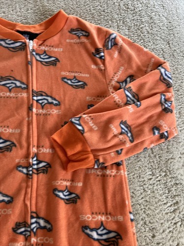 Denver Broncos Football Boys Orange White Fleece Long Sleeve Pajamas 7 - Foto 2 di 8
