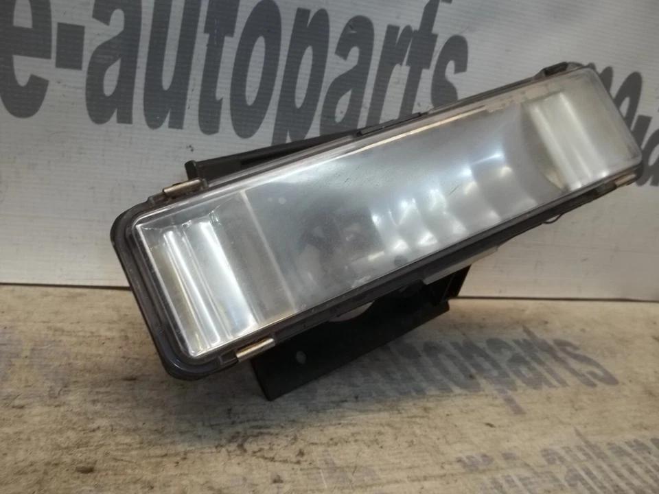 1996-2002 CADILLAC ELDORADO OEM ПРАВЫЙ ПАССАЖИРСКИЙ ПЕРЕДНИЙ ПРОТИВОТУМАННЫЙ ФОНАРЬ С КРОНШТЕЙНОМ - Изображение 2 из 4