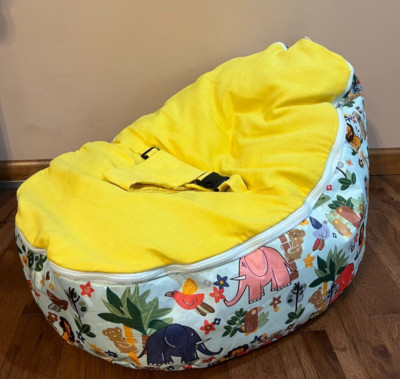 Nice gently used baby to toddler harness strap Bean Bag Chair zoo animal theme