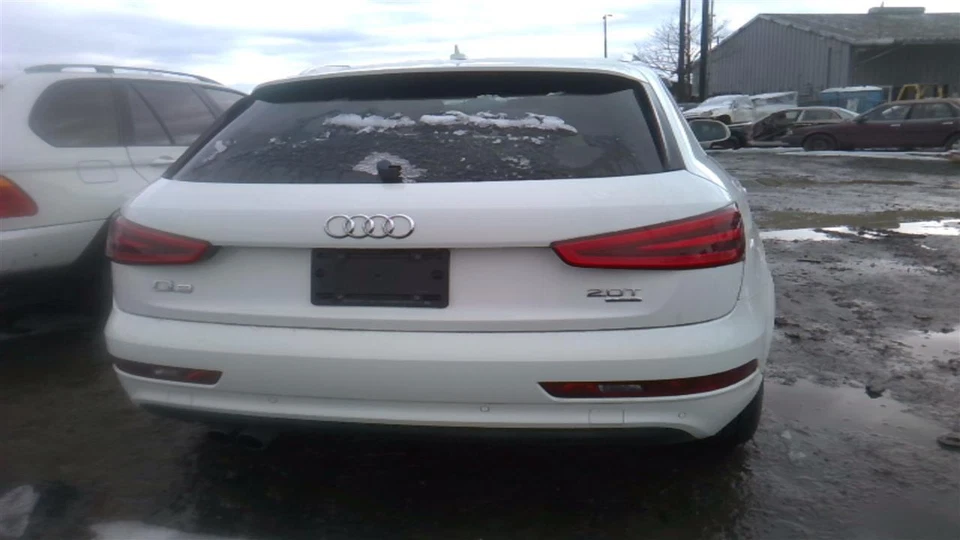 Used Engine Coolant Reservoir fits: 2015 Audi Q3  Grade A - Image 4 of 4