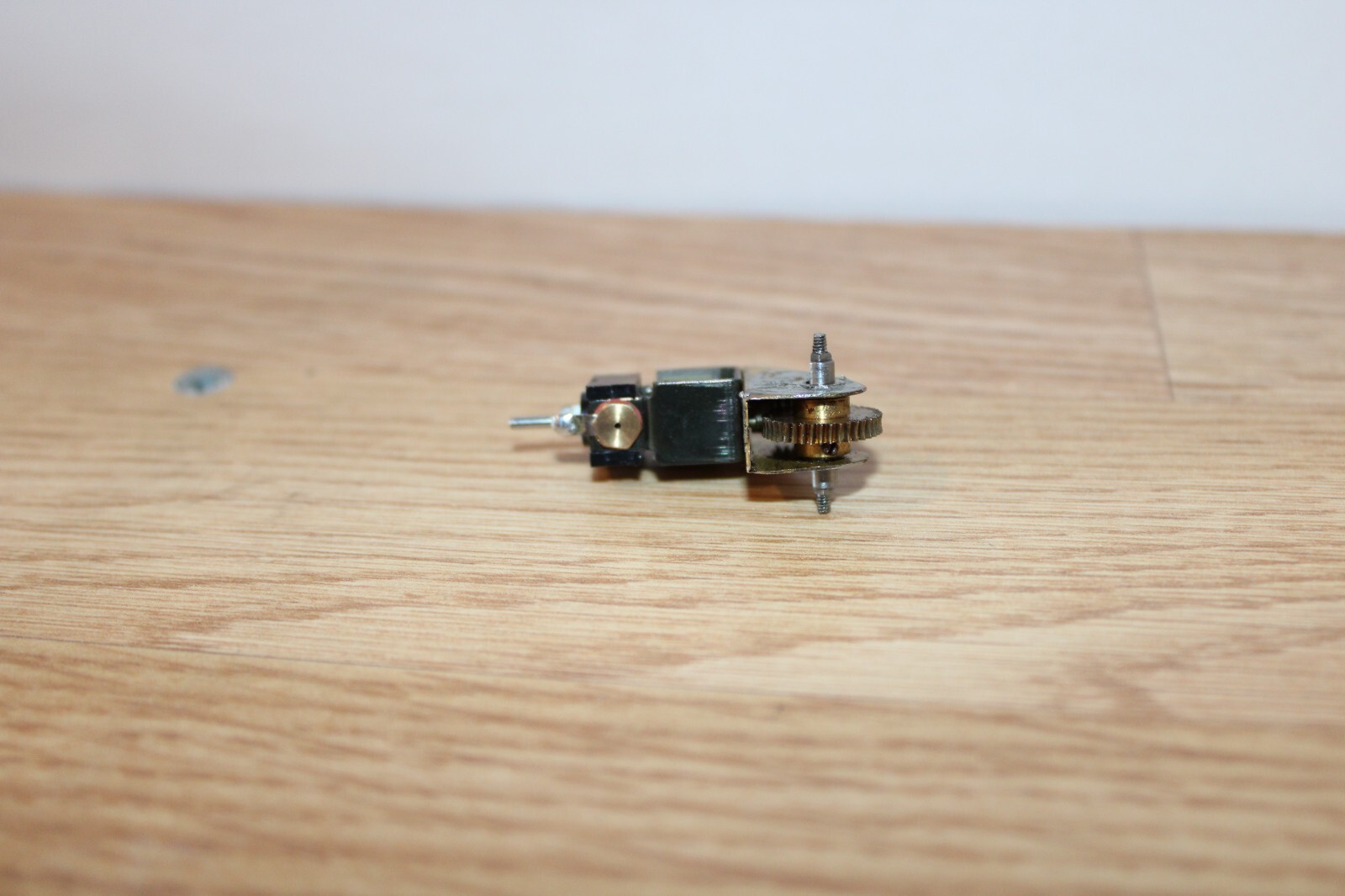 4mm/OO Hanazono LH17 Small 12 Volt DC 5Pole Motor With Romford 401