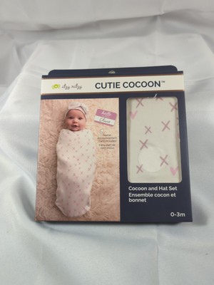 Itzy Ritzy Cutie Cocoon and Hat Set NEW 0-3 Months Girl X's And Hearts
