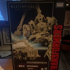 Takara Tomy Transformers Masterpiece MPM-14 Bonecrusher Transforming Figure