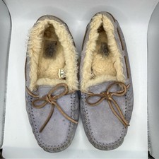 Women s UGG Moccasin Slippers Size 7