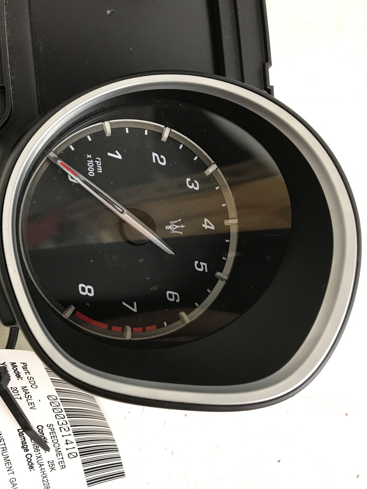 2017 - 2022 MASERATI LEVANTE OEM MPH SPEEDOMETER GAUGE CLUSTER 670101176