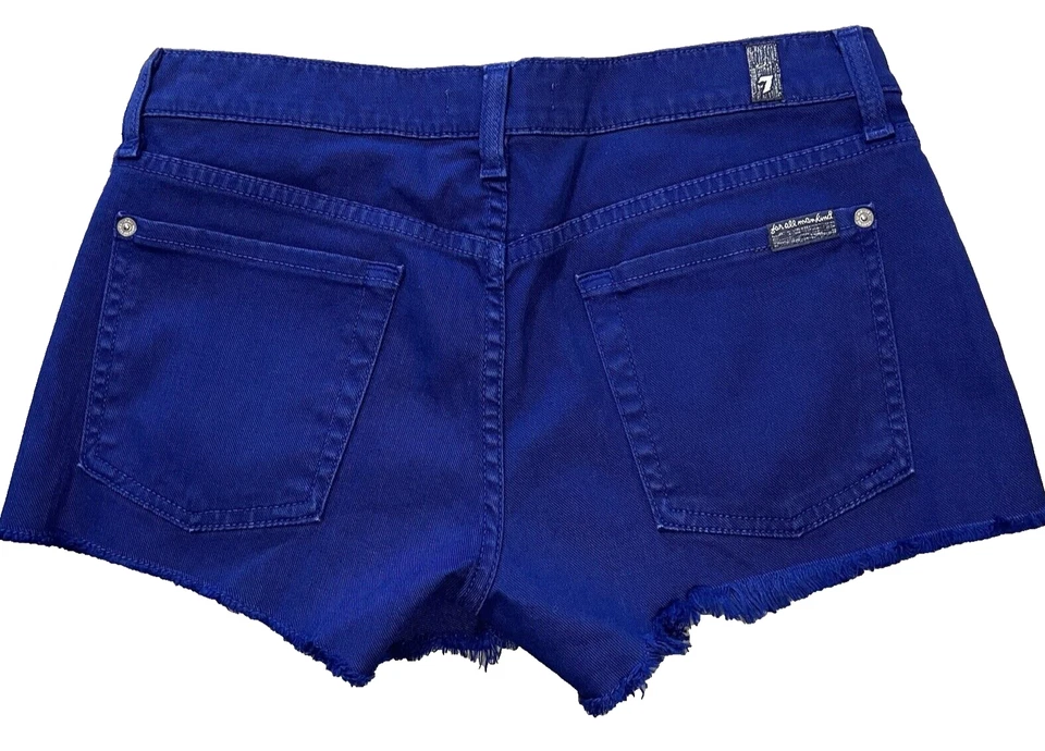Shorts jeans corte feminino autêntico 7 For All Mankind tamanho 27 azul - Imagem 2 de 4