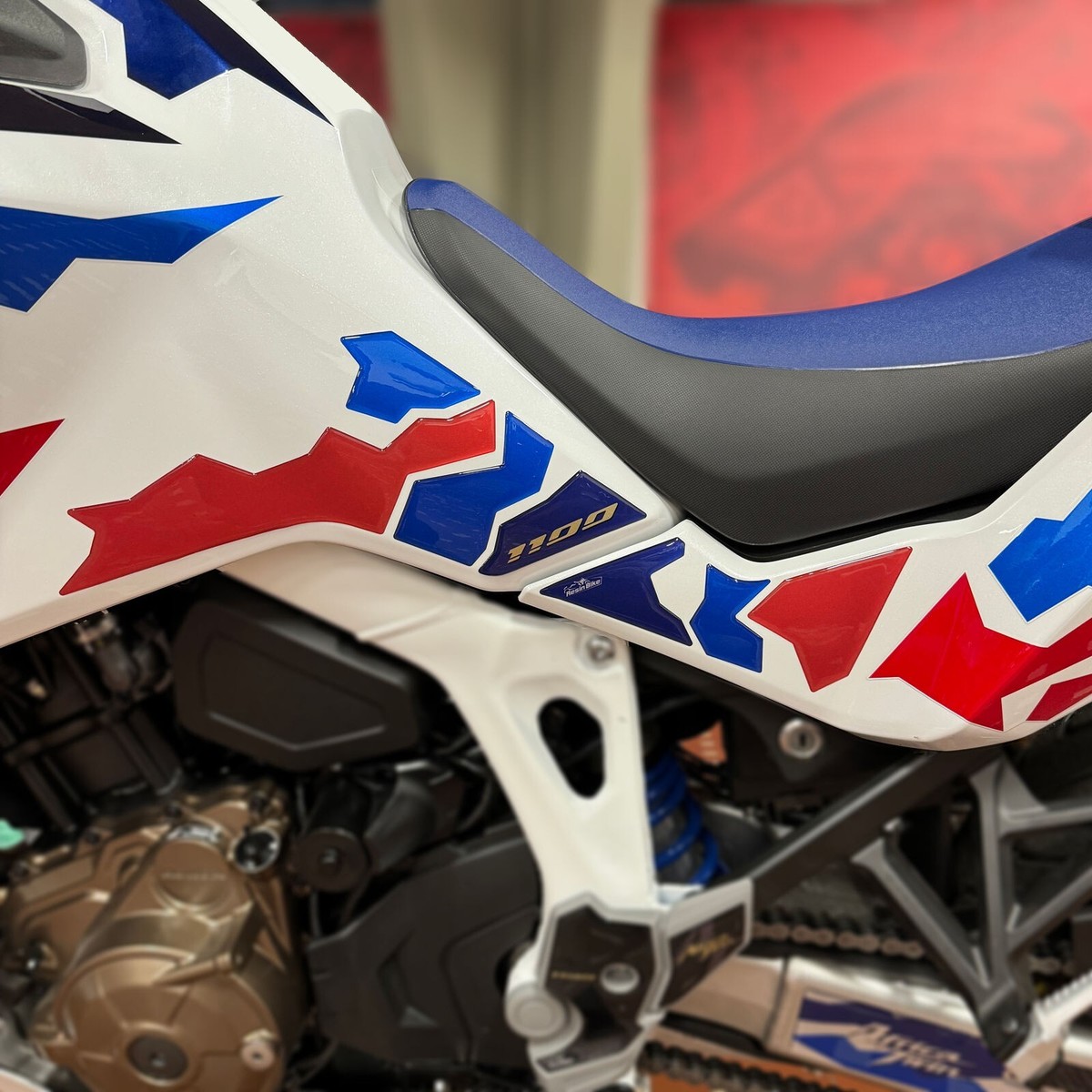 Labelbike 3D Tank Pad Gel Resin Sticker For Honda Africa Twin Adventure Sports 2024 - View #2