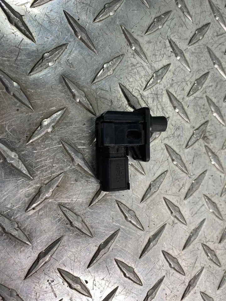 11-15 MINI COOPER COUNTRYMAN R60-R61 INTERRUPTOR SISTEMA ALARMA 61318352229 OEM Foto 2 de 4