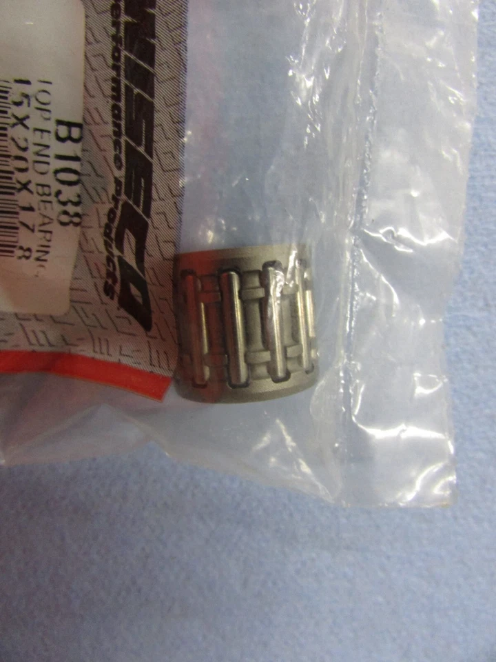 Cojinete de pasador de muñeca de extremo superior Wiseco B1038 para Yamaha YZ125 1998-2000 15x20x 17,8 mm Foto 2 de 4