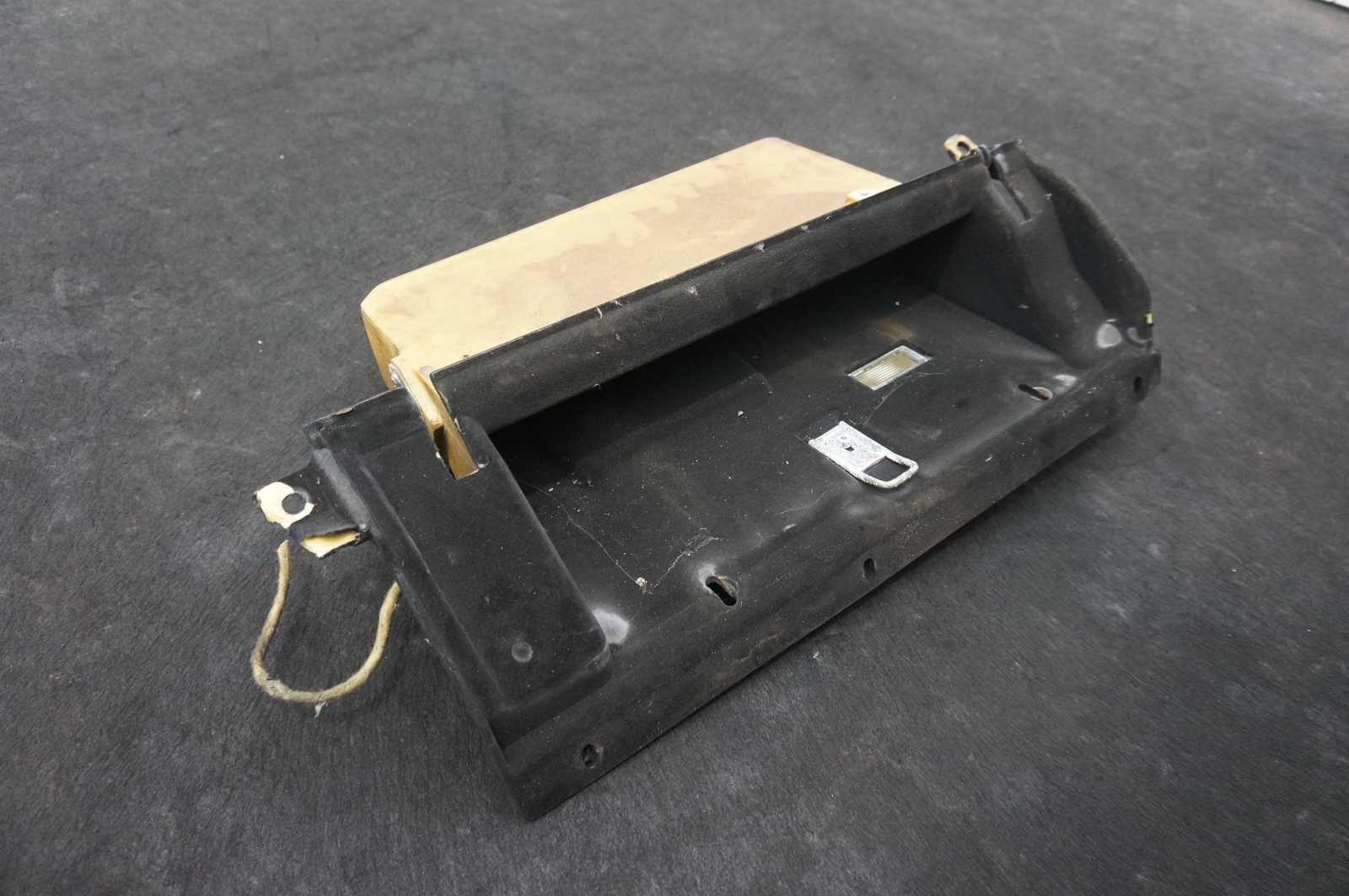 Front Right Dashboard Glove Box 401857924 Lamborghini Gallardo Spyder 2008 *Note