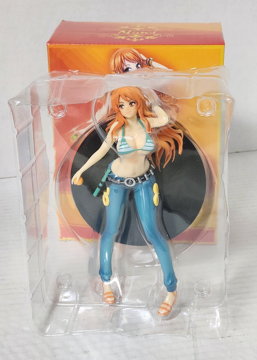 Otaku Box Exclusive One Piece Nami Decor Figure w/ 4