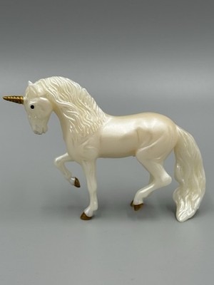 Breyer Reeves Small Stablemate Unicorn Horse Cream Colored 3 Inch