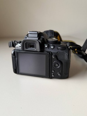 Nikon D5100 Digital SLR Camera w/ Nikkor DX AF-S VR 55-200mm ED