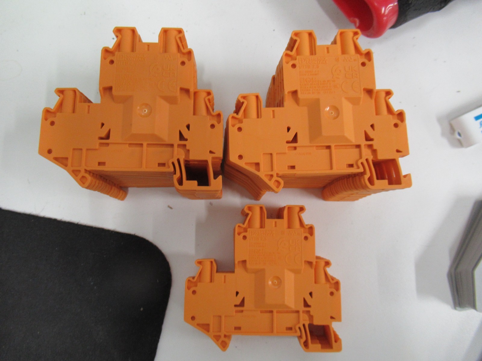 LOT OF 24 Phoenix Contact UTTB 2,5 - Orange