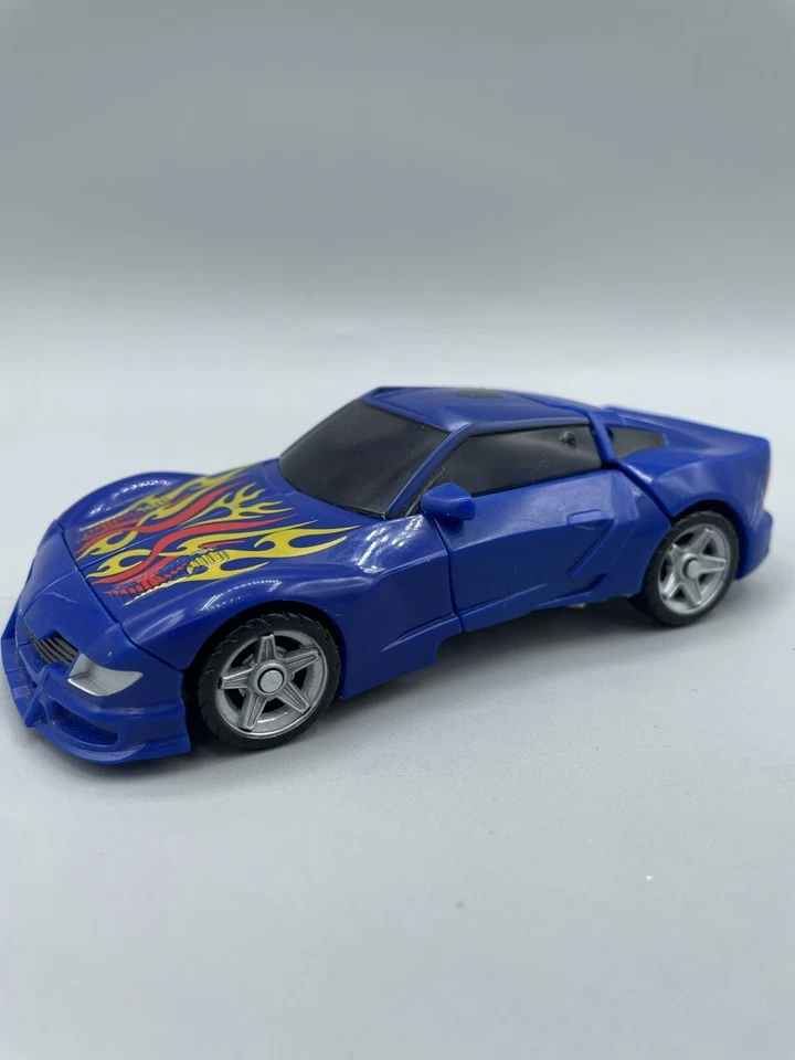 Hasbro Transformers Reveal the Shield Deluxe Class Turbo Tracks Complete - Image 2 of 4