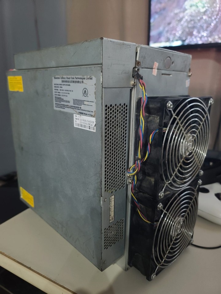 Ventola radiatore idro Lianli Bitmain Antminer 120x120mm ricambio spare Ventola radiatore idro Lianli Bitmain Antminer 120x120mm ricambio spare