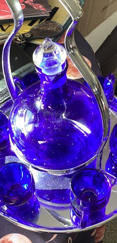 RareVTG Cobalt Blue Glass Decanter w/Stopper, Serving Tray, & 4 Cordials Glasses - Picture 7 of 13