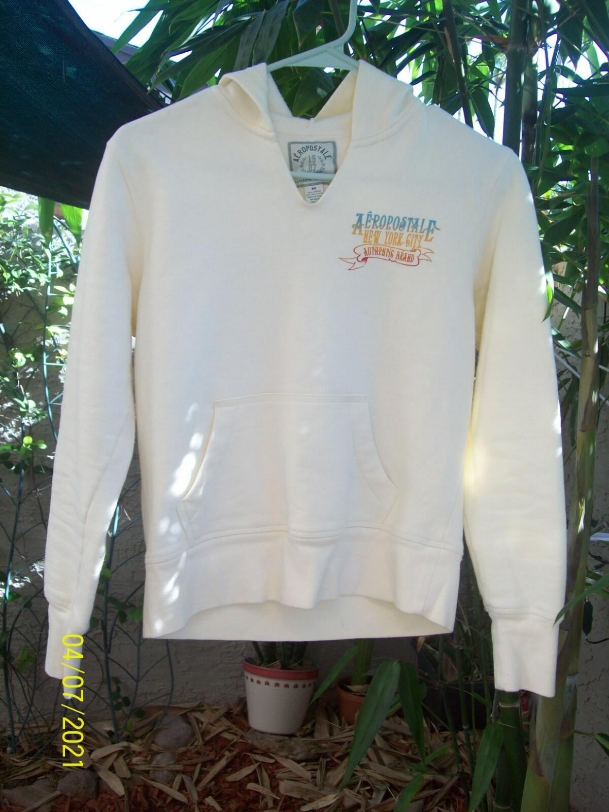 NEW) Gorgeous Pink Girls' Aéropostale New York 1987 Sparkle Hoodies