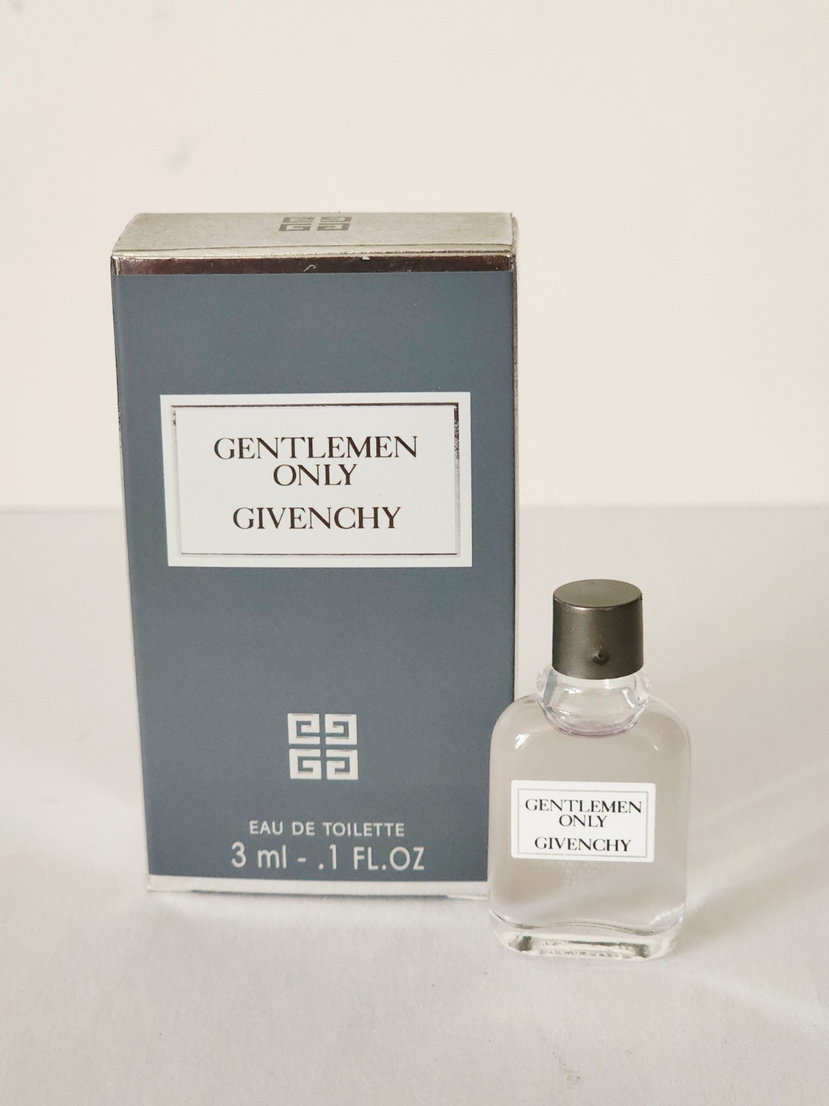Givenchy Gentlemen Only For Men Eau de Toilette 0.10 oz ~ 3 ml MINI Splash