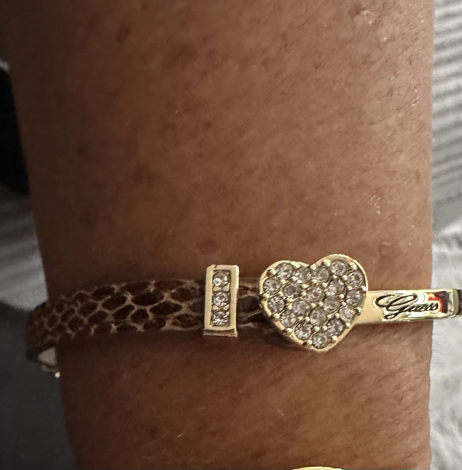 GUESS Armband Damen Leder Gold Herz - Bild 3 von 4