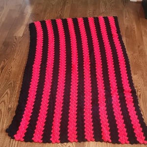 Black & Red Striped Crochet  Throw Blanket, Vintage Grandmacore/Cottagecore