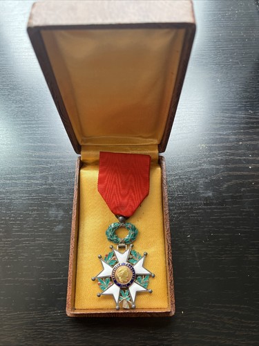 French Legion of Honor Medal in Original Case Jewellry Knight Class Gold Enamel