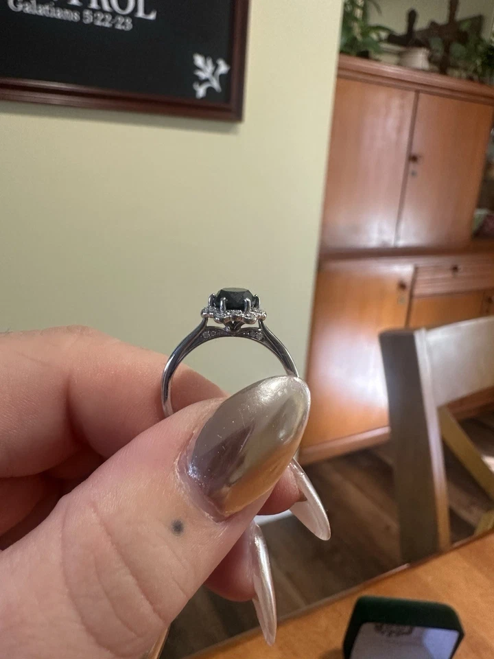 Anillo de compromiso de diamantes negros para mujer talla 8 Foto 3 de 3