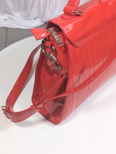 Lydc London rote Handtasche mit cremefarbener Schleife und goldenen Beschlägen, verstellbarer Riemen... - Bild 9 von 22