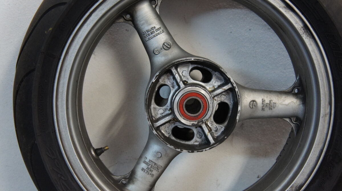 ZX600 J ZZX6 ZX6 NINJA KAWASAKI 06 2006 OEM REAR WHEEL | eBay ZX600 J ZZX6 ZX6 NINJA KAWASAKI 06 2006 OEM REAR WHEEL | eBay