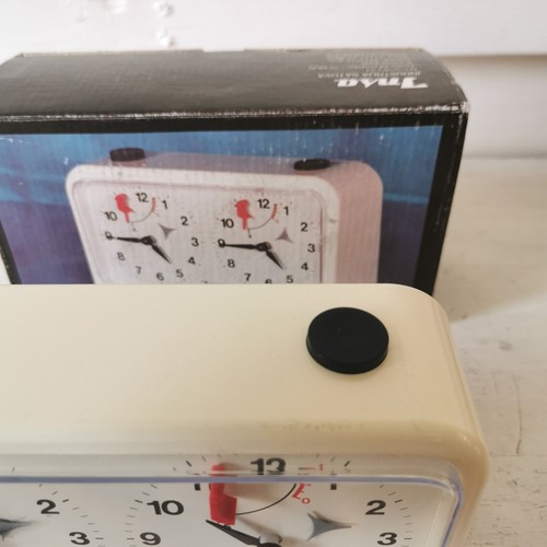 Insa Analog Chess Clock Made in Yugoslavia Cream/White Bakelite Case, boxed - Picture 4 of 11