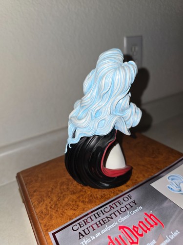 Diamond Select Lady Death 6" Bust with Wood Base - Picture 10 of 19