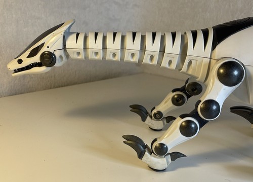 WOW WEE ROBORAPTOR WEISS SCHWARZ INTERAKTIVER DINOSAURIER 28" ROBOTER OHNE FERNBEDIENUNG, FUNKTIONIERT - Bild 2 von 12